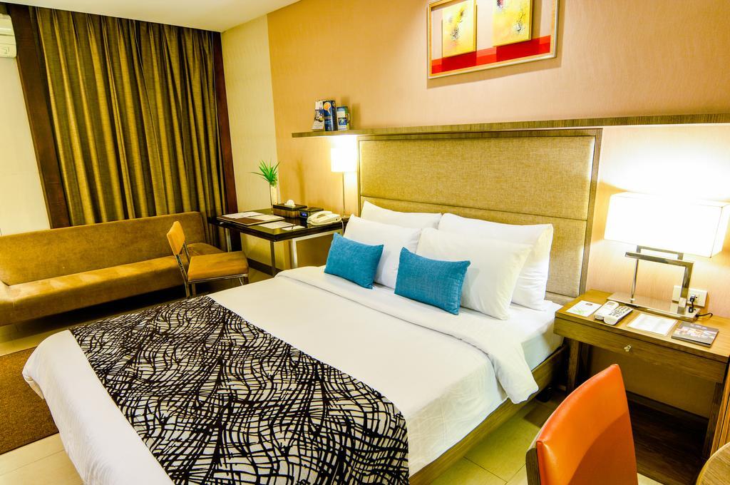 Best Western Antel Spa Hotel Suites Makati City Exterior foto